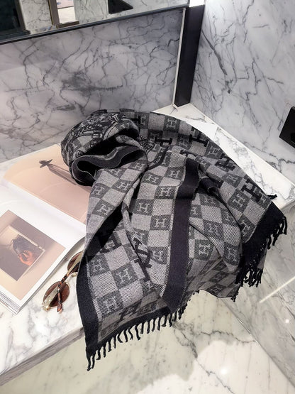 2026 New Checkered Cashmere Scarf – Elegant Autumn/Winter Essential