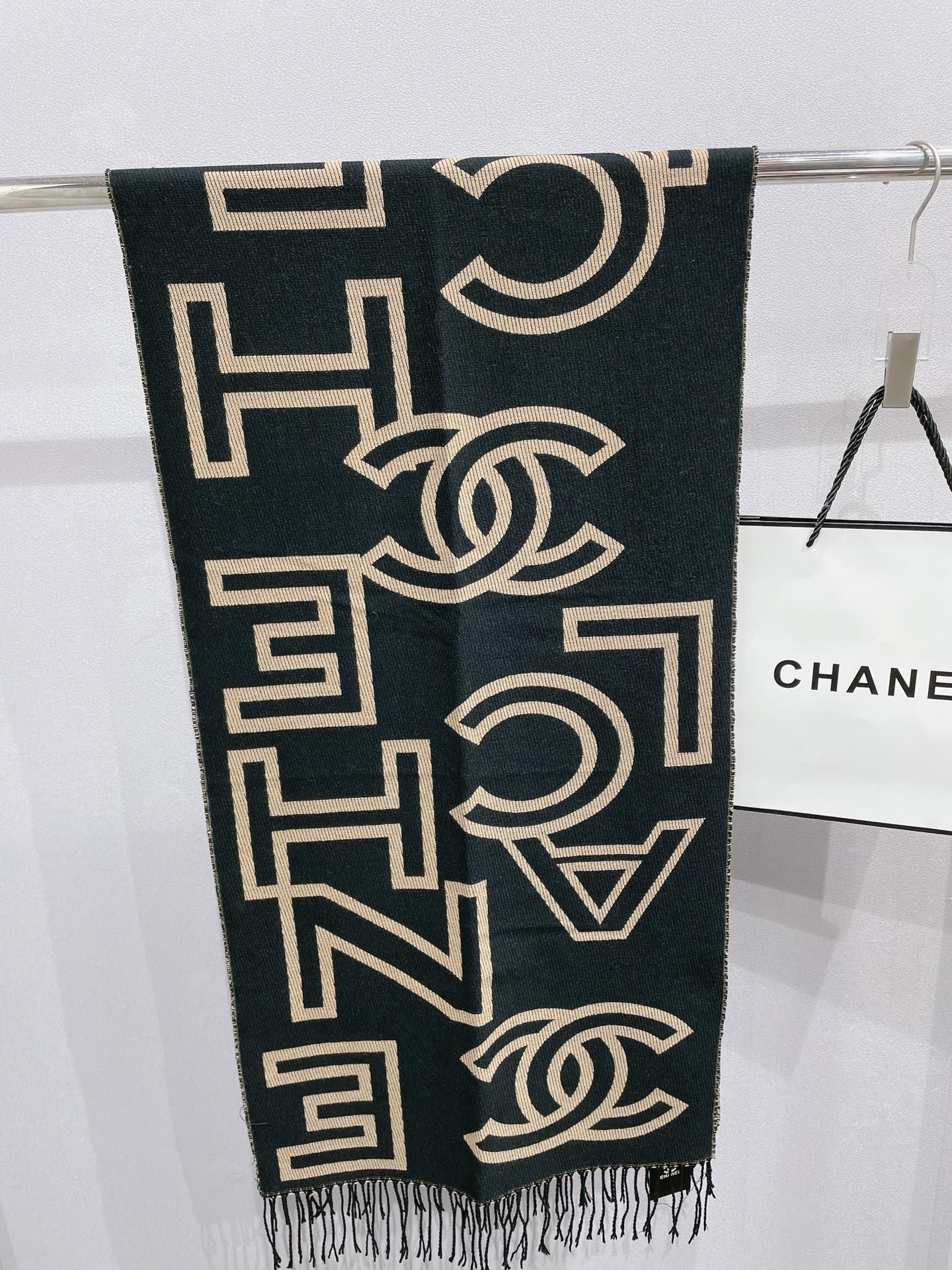 Écharpe/Châle en sergé jacquard à logo Temperament