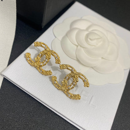 Pendientes de diamantes con flor calada