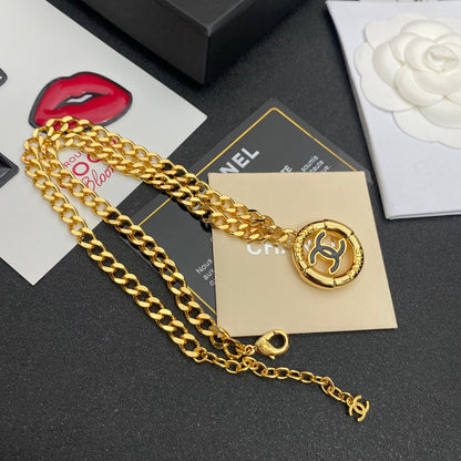 Elegante collar de suéter ajustable