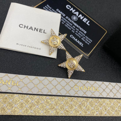 Boucles d'oreilles clous étoiles en zircon étincelant