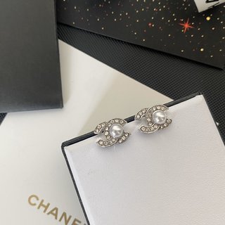 Aretes retro de perlas mini