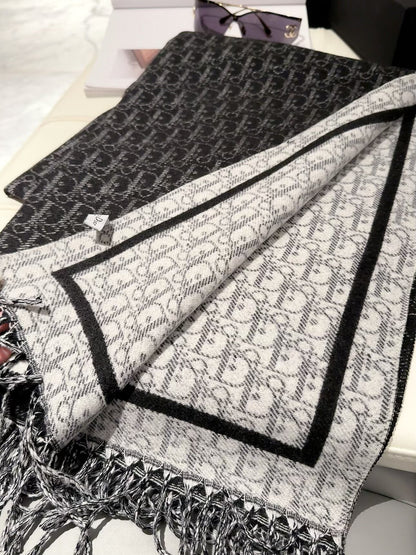 2026 New French-Inspired Jacquard Cashmere Scarf – Elegant Heritage Pattern, Soft Luxury Style