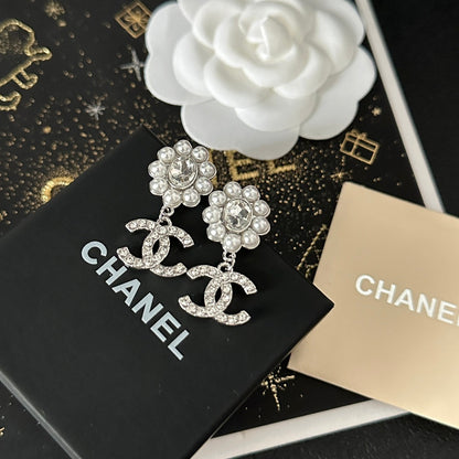 Pendientes de Perlas, Diamantes y Flores