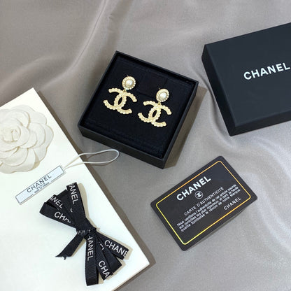 Pendientes de perlas Double C