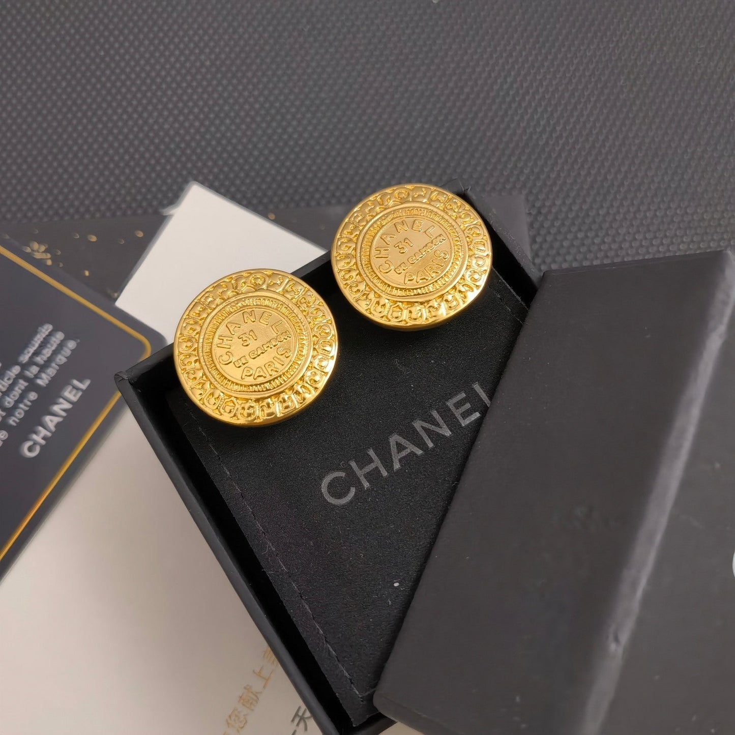 Boucles d'oreilles rondes estampées vintage
