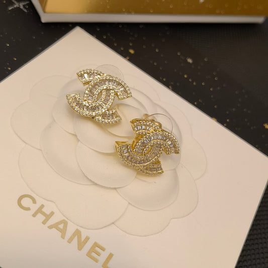 Boucles d'oreilles pendantes femme élégantes et classiques