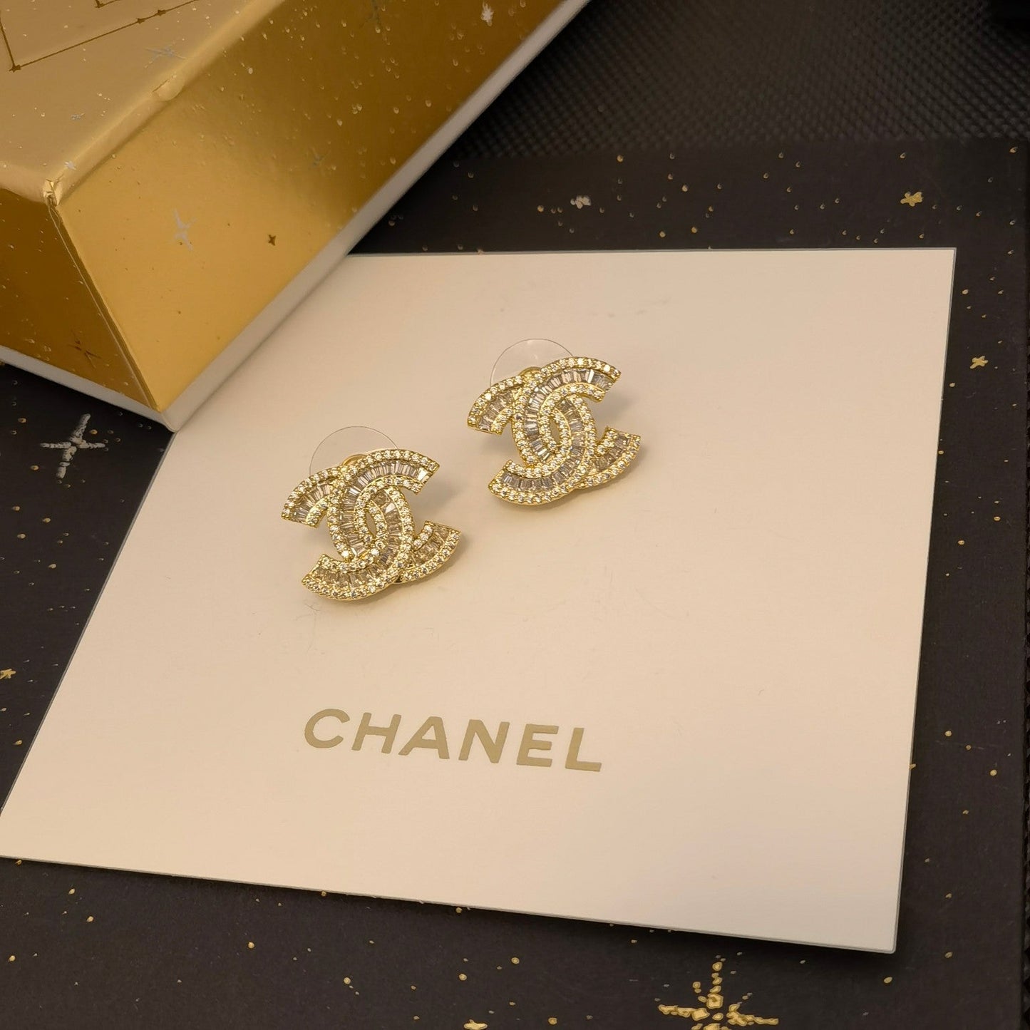Boucles d'oreilles pendantes femme élégantes et classiques