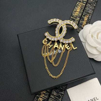 Letras con broche de borla