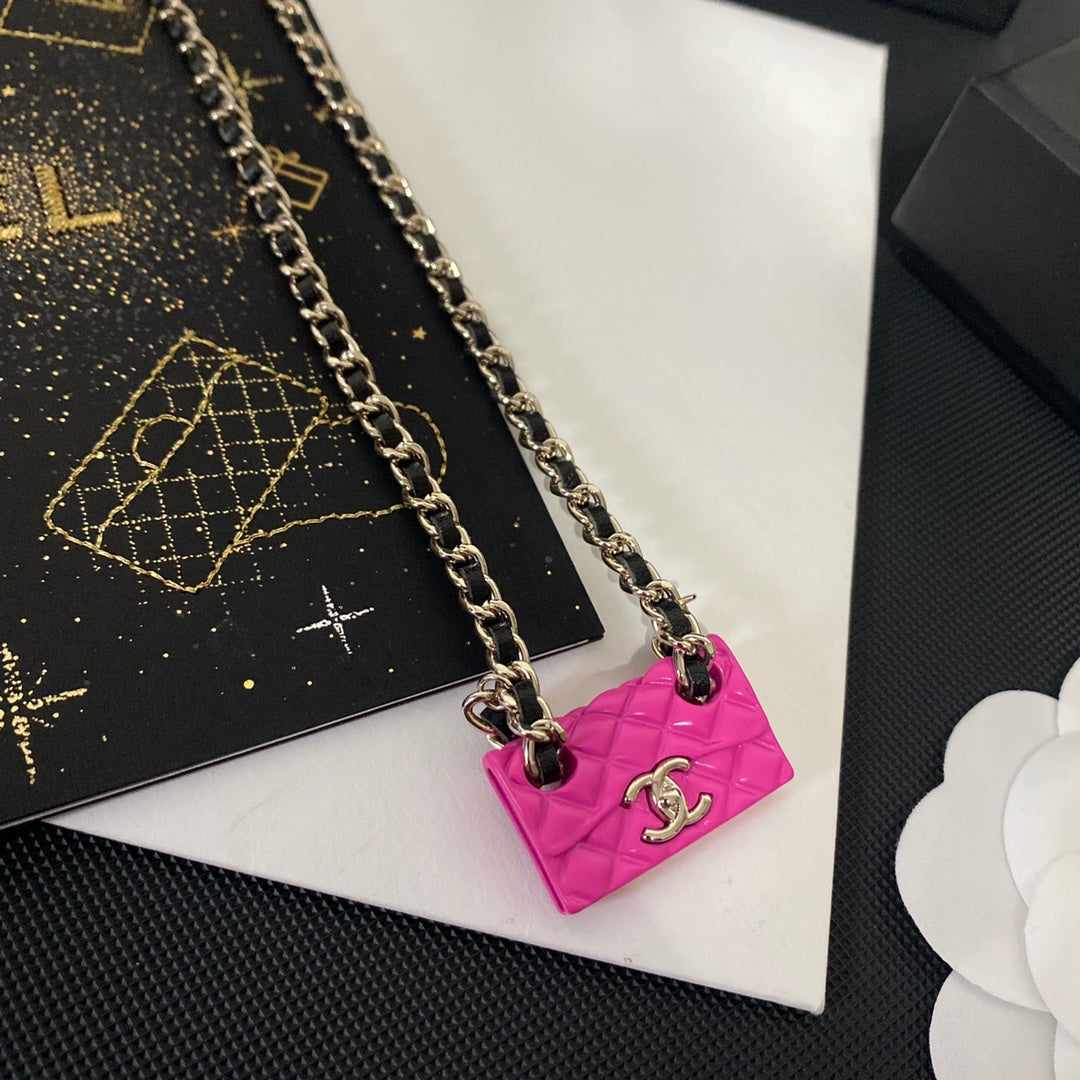 Collier Sac Élégant et Tendance