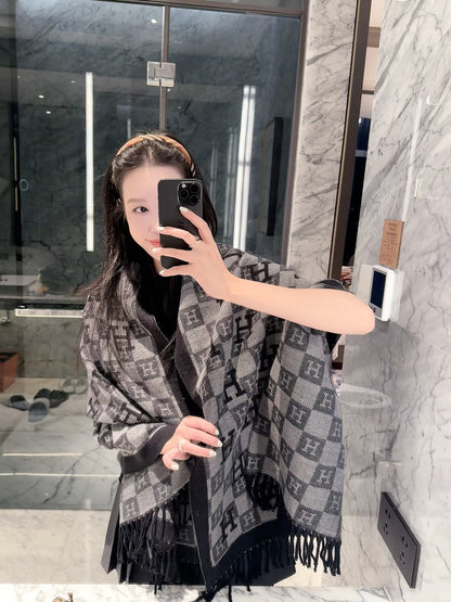 2026 New Checkered Cashmere Scarf – Elegant Autumn/Winter Essential