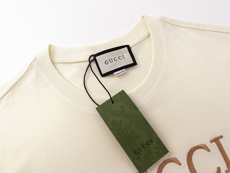 T-shirt brodé créatif