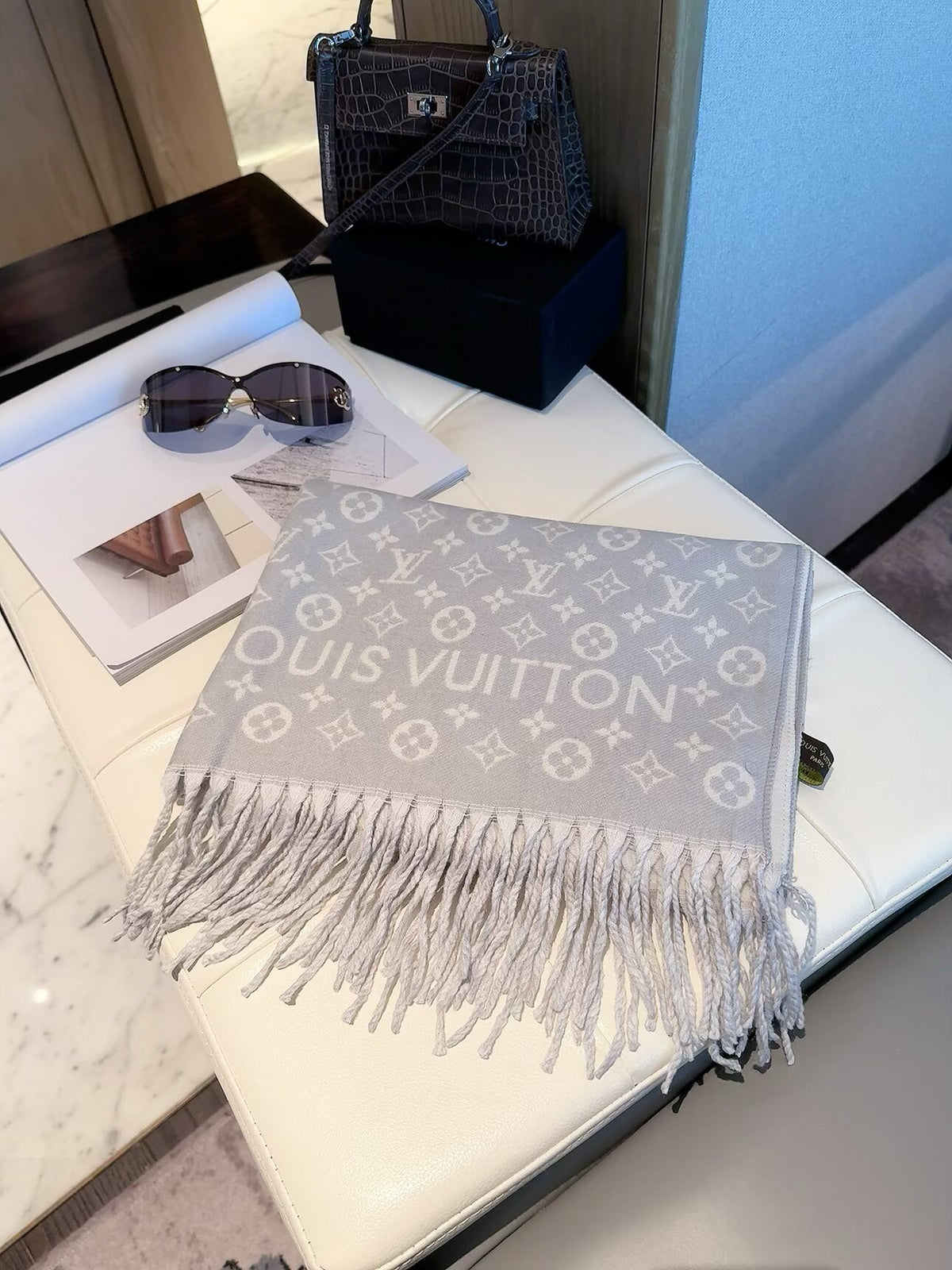 ✨ 2026 New Classic Heritage Jacquard Cashmere Scarf – Timeless Quiet Luxury