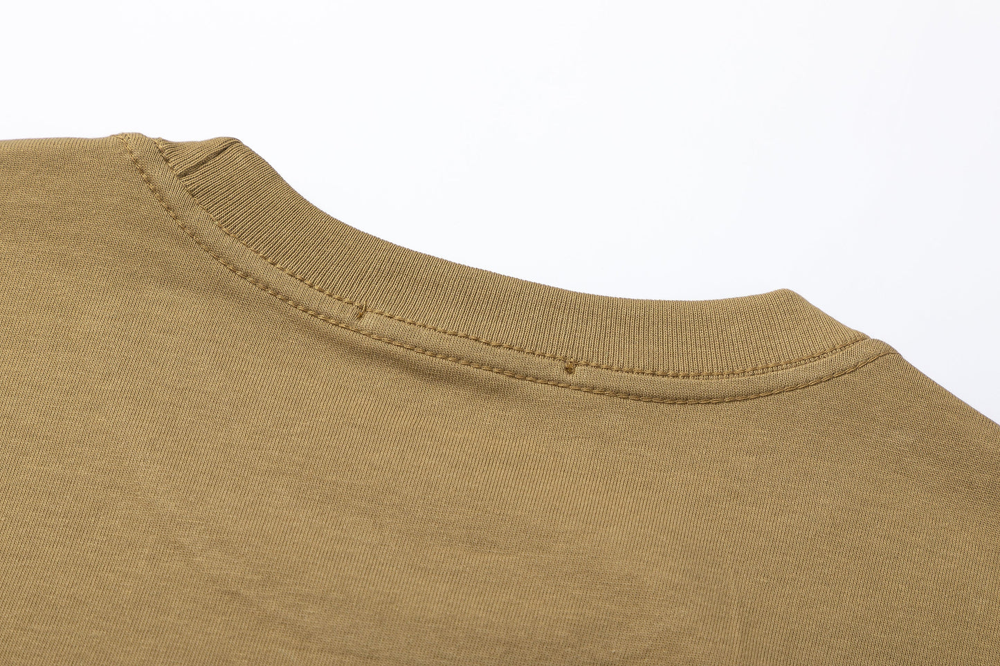 T-shirt à impression en relief