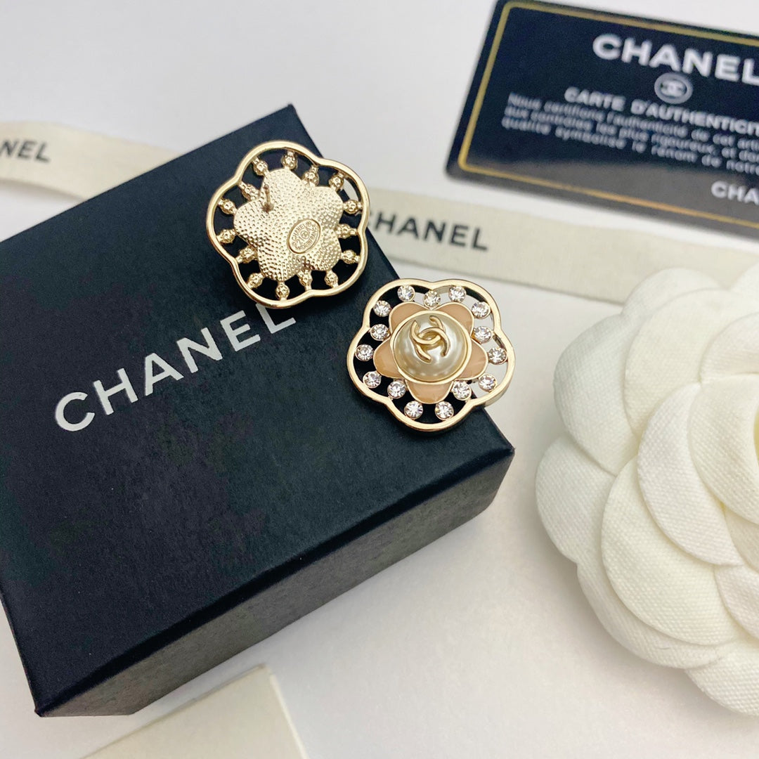 Boucles d'oreilles clous Camélia