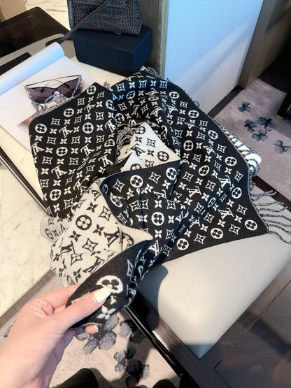 ✨ 2026 New Classic Heritage Jacquard Cashmere Scarf – Timeless Quiet Luxury