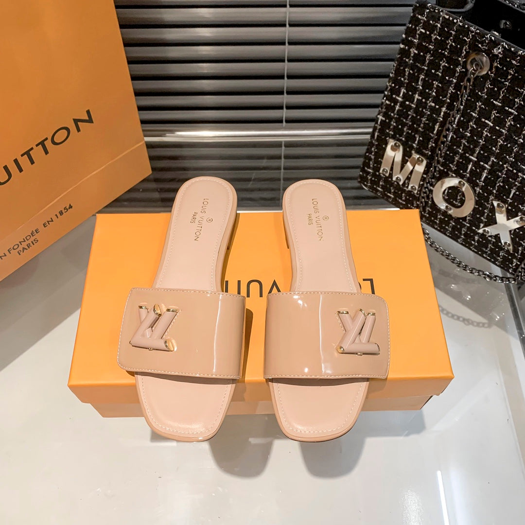 New Embossed Diamond Velcro Flat Slippers