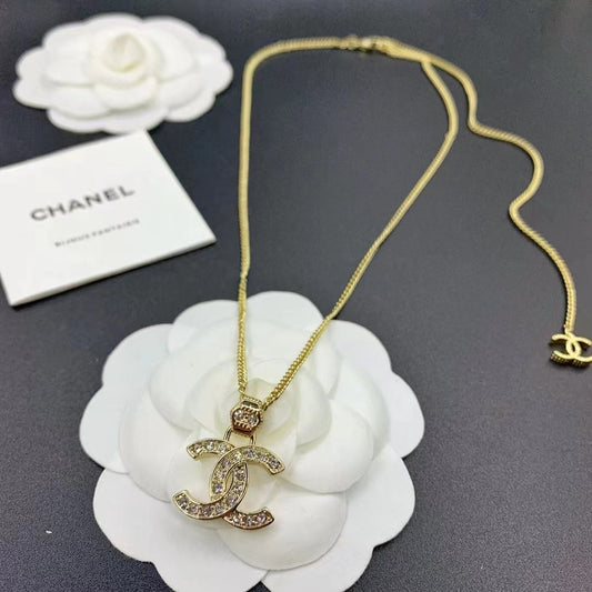 Collar con colgante de diamante Boutique