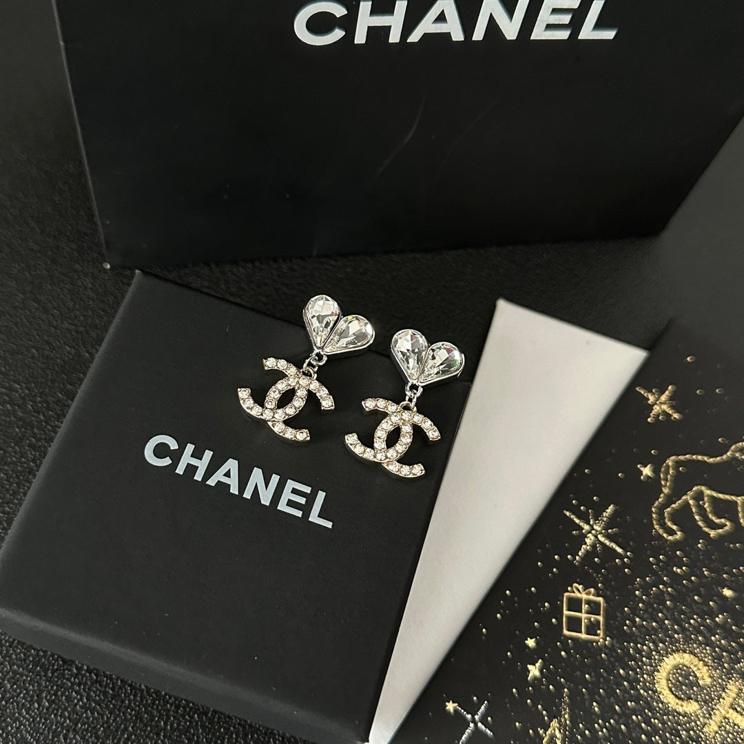 Boucles d'oreilles en diamant en forme de cœur
