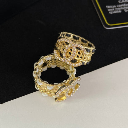 Bague en cuir avec lanière de tempérament