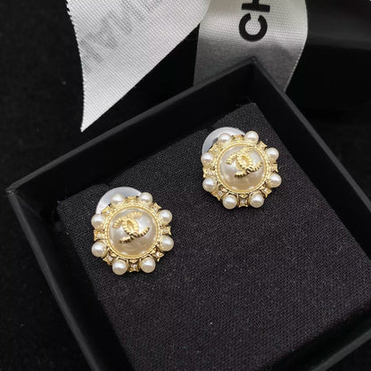 Pendientes redondos de perlas suaves