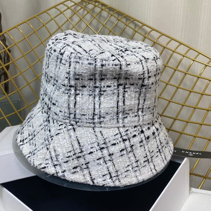 Bob brodé coloré et tendance