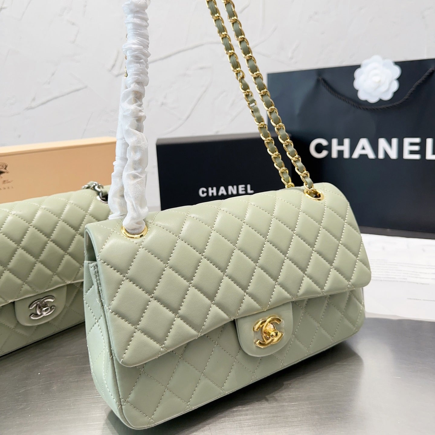 Bolso clásico de solapa de cuero