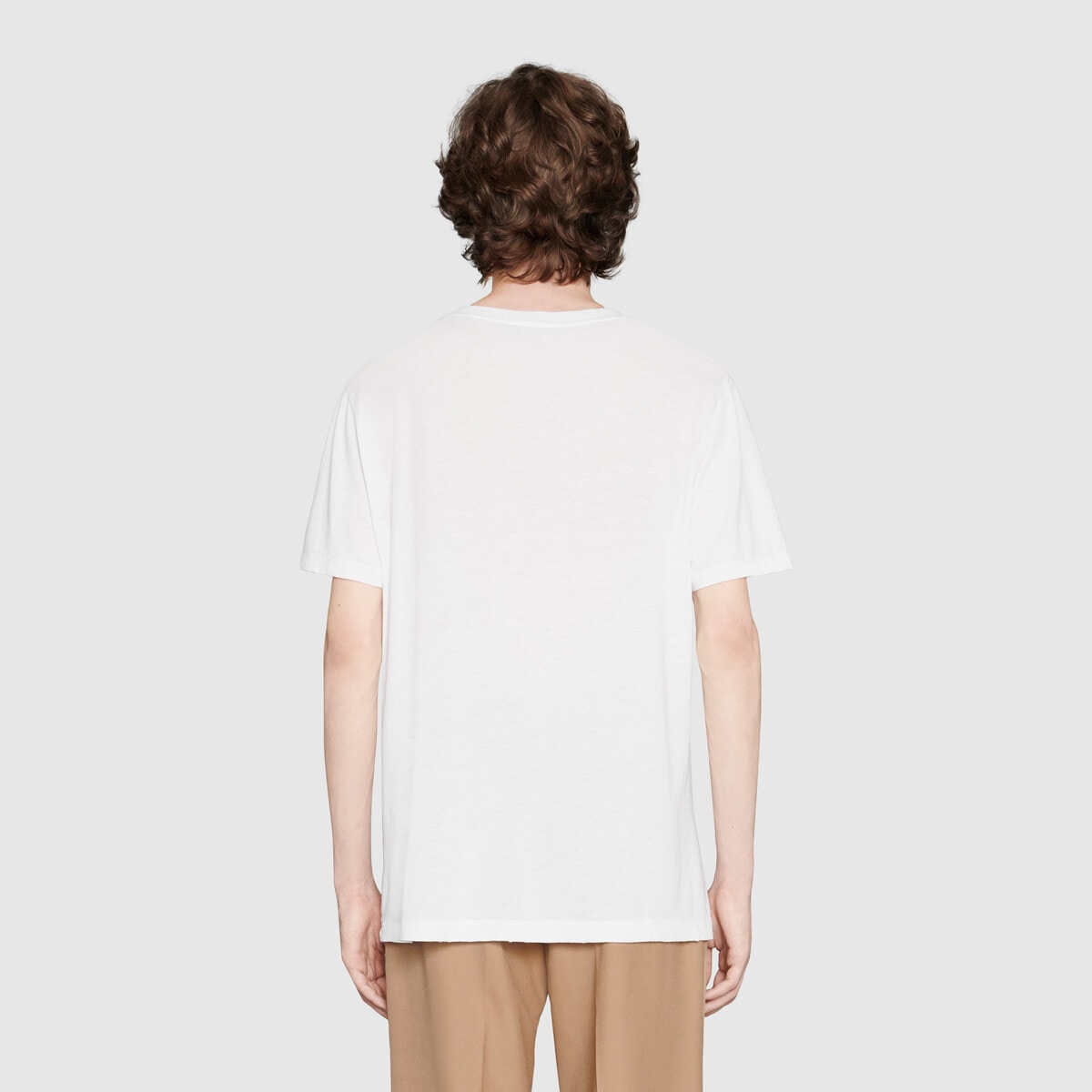 T-shirt à rayures rouges et vertes