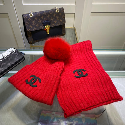 Ensemble Bonnet et Écharpe Tricotés Verticaux Élégants