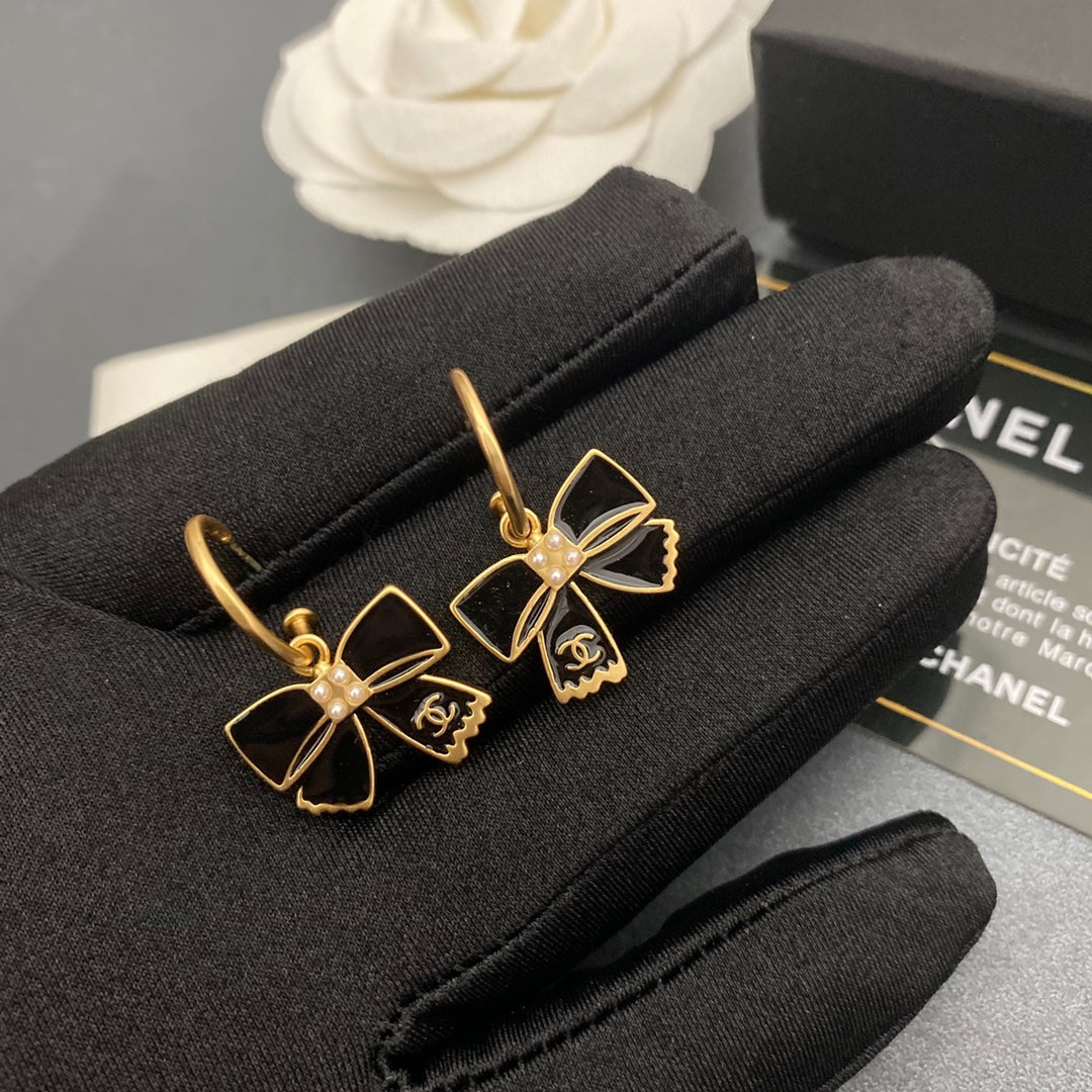 Pendientes bonitos con lazo