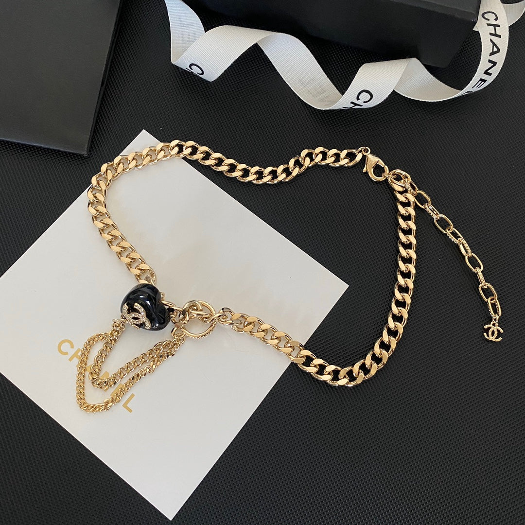 Collar con Colgante de Corazón