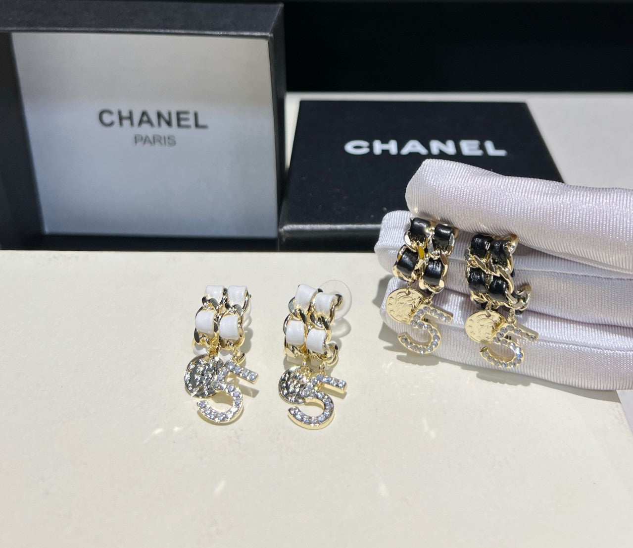 Pendientes Modernos de Piel y Metal (5 unidades)