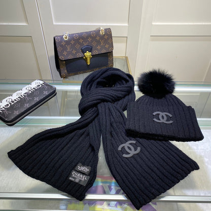 Ensemble Bonnet et Écharpe Tricotés Verticaux Élégants