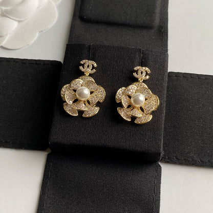 Boucles d'oreilles fleur en zircon romantique couleur champagne