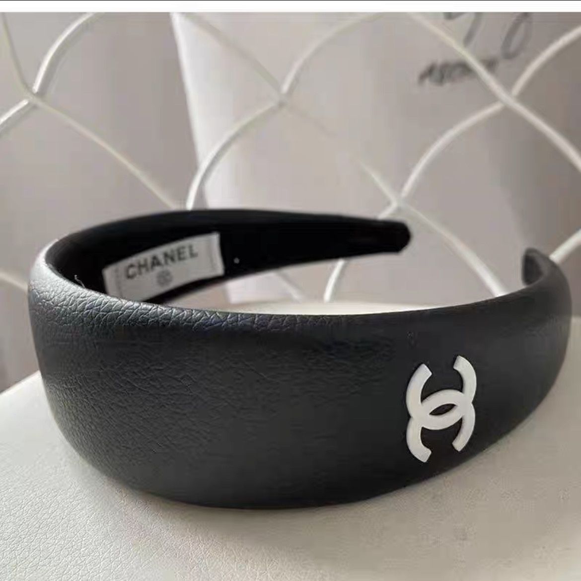 Diadema clásica de cuero
