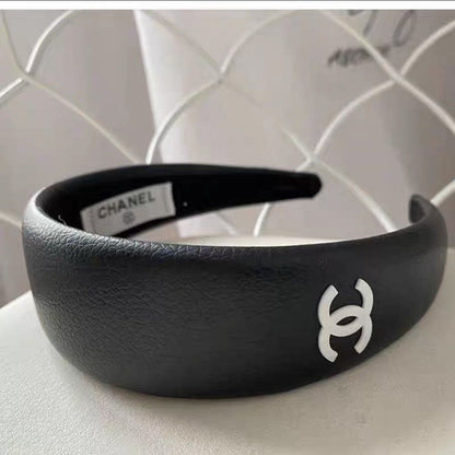 Diadema clásica de cuero