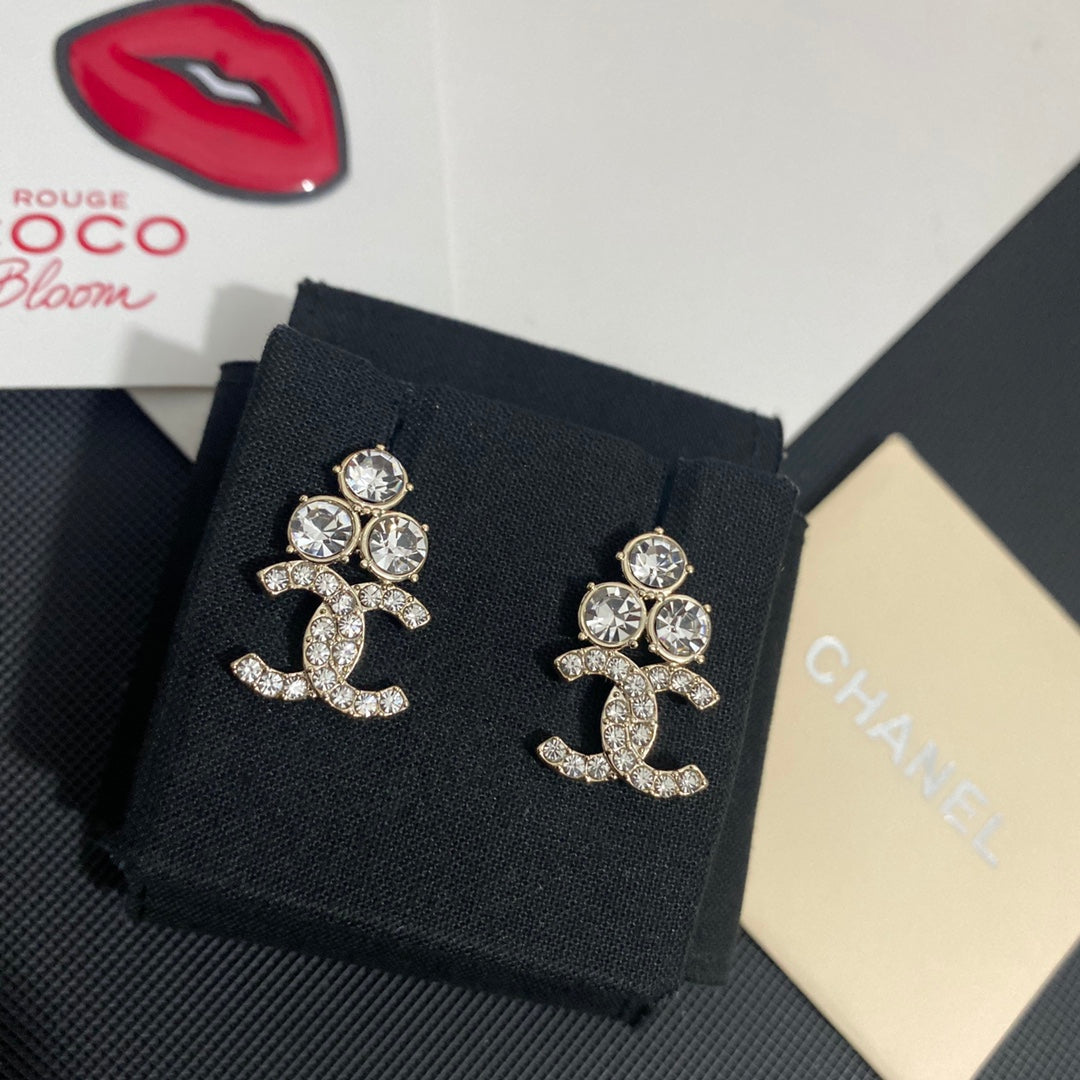 Pendientes de diamantes de cristal brillante