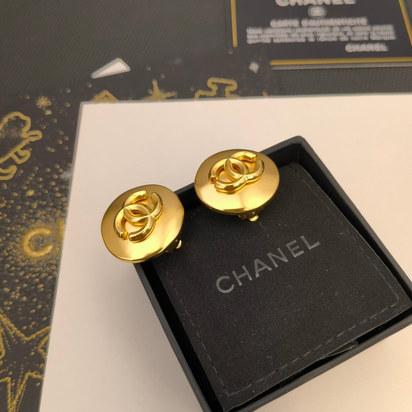 Pendientes redondos dorados vintage