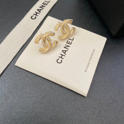 Boucles d'oreilles clous lettre perle tempérament