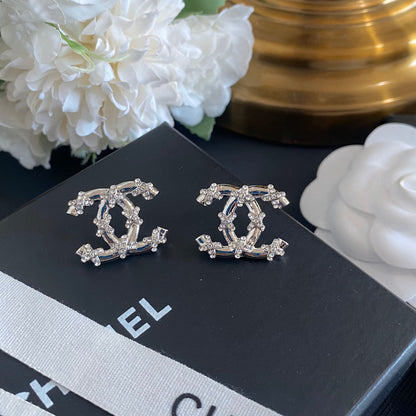 Boucles d'oreilles clous en cristal étincelant