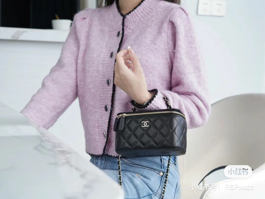 Black Quilted Mini Box Bag | Black & Gold 🖤