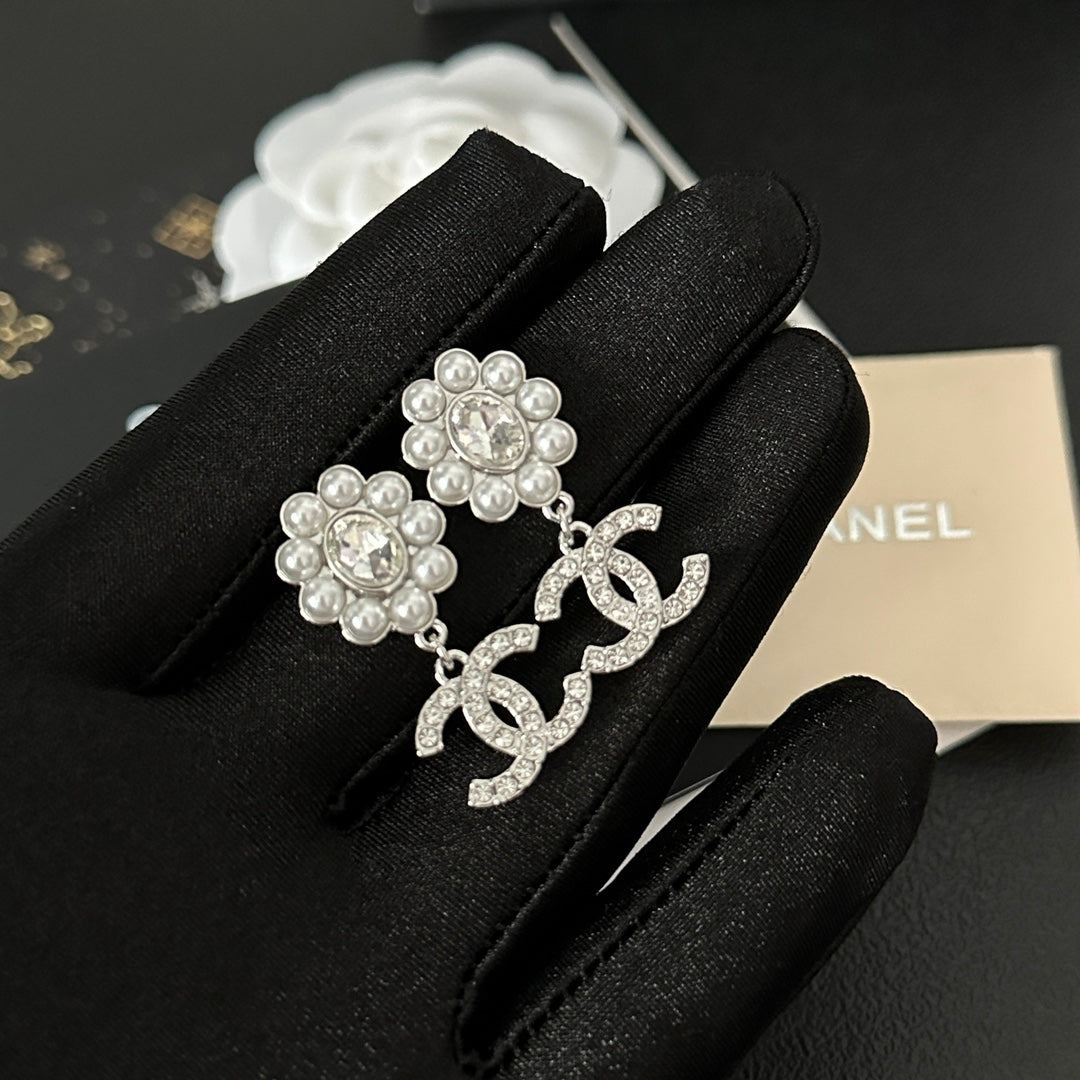 Pendientes de Perlas, Diamantes y Flores