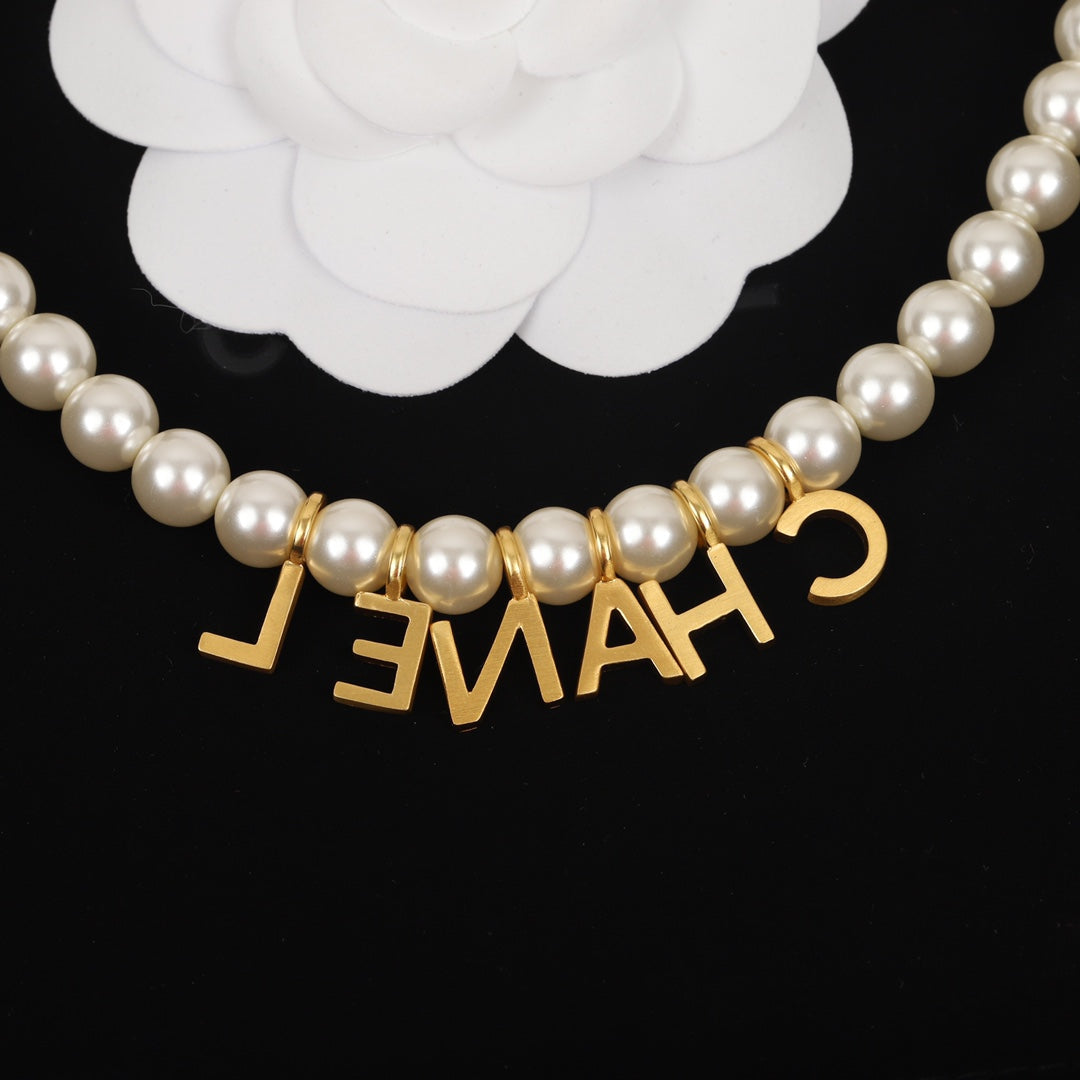 Collier Pendentif Lettre Perle