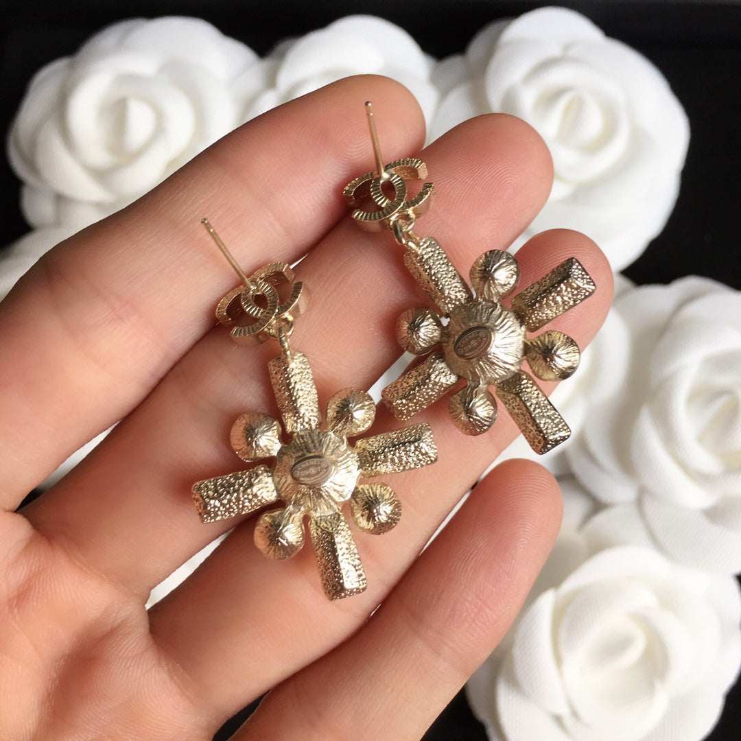 Pendientes de perlas con diamantes cuadrados y temperamento