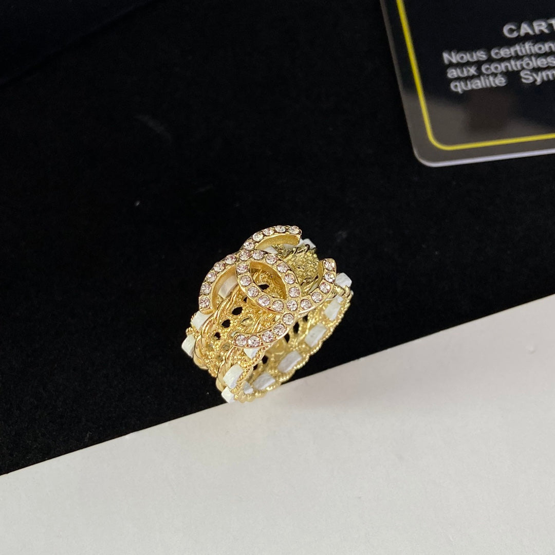 Bague en cuir avec lanière de tempérament