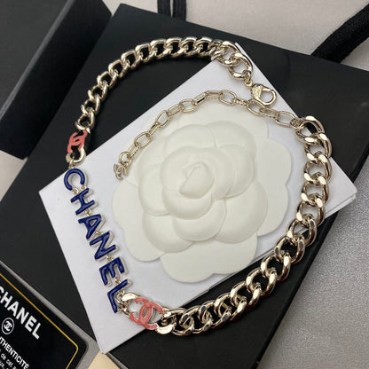 Collier logo à grosse chaîne