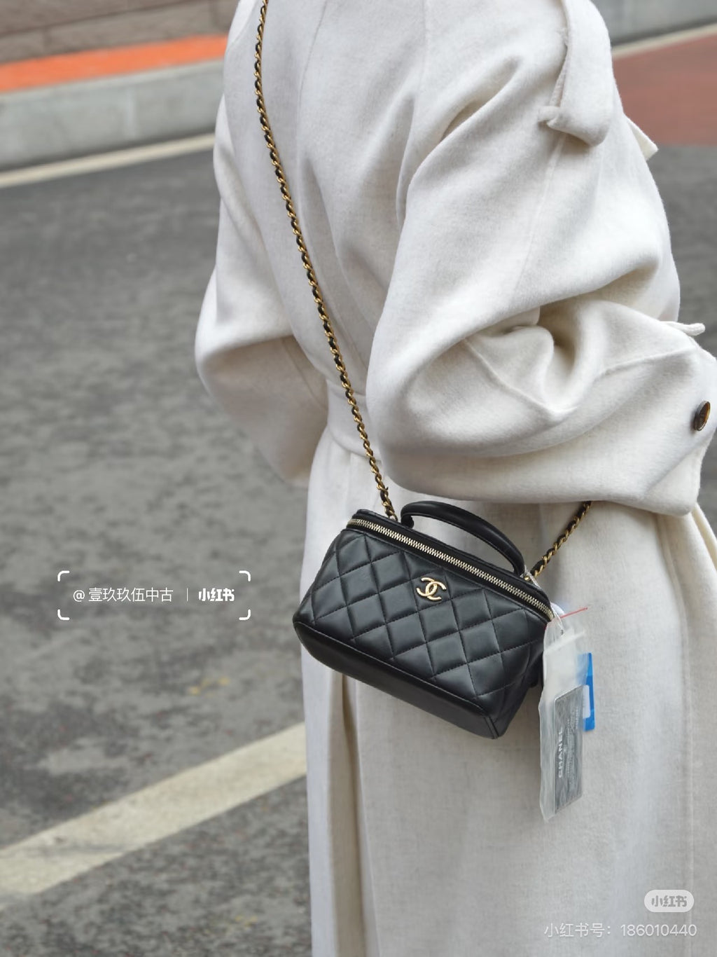 Black Quilted Mini Box Bag | Black & Gold 🖤