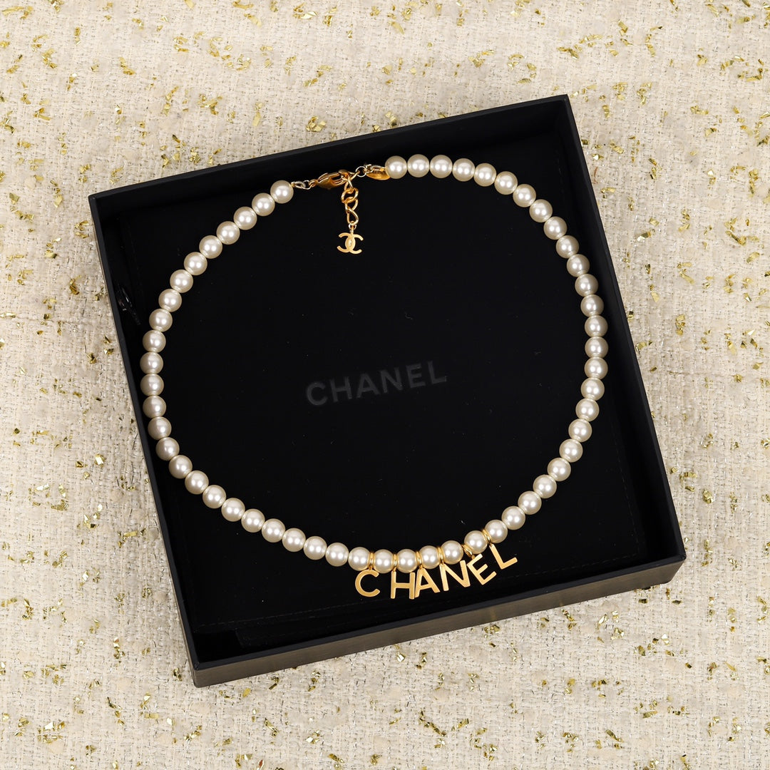 Collier Pendentif Lettre Perle