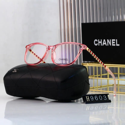 Lunettes à monture à lettre classiques