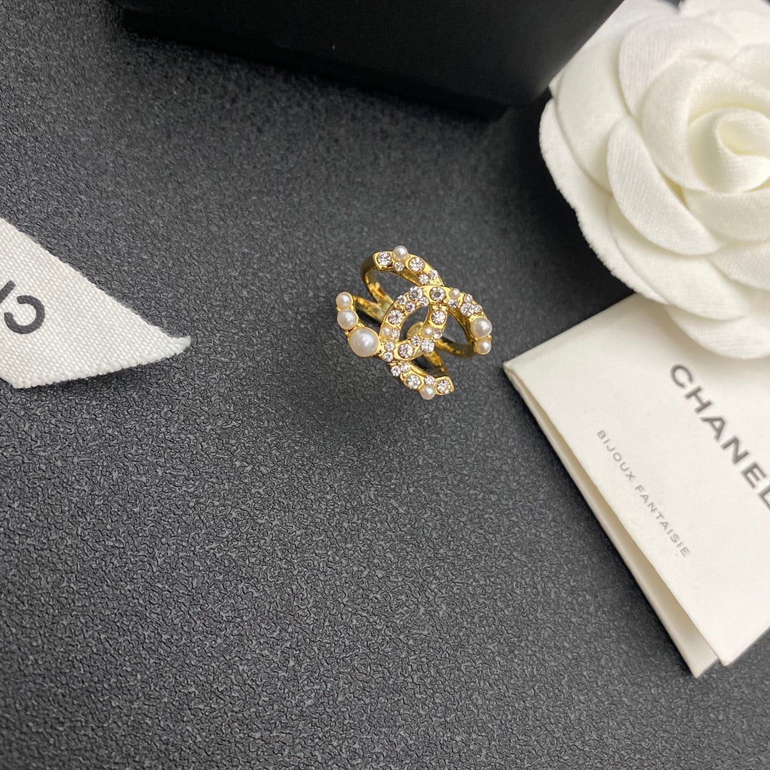 Bague ouverte élégante diamant et perle